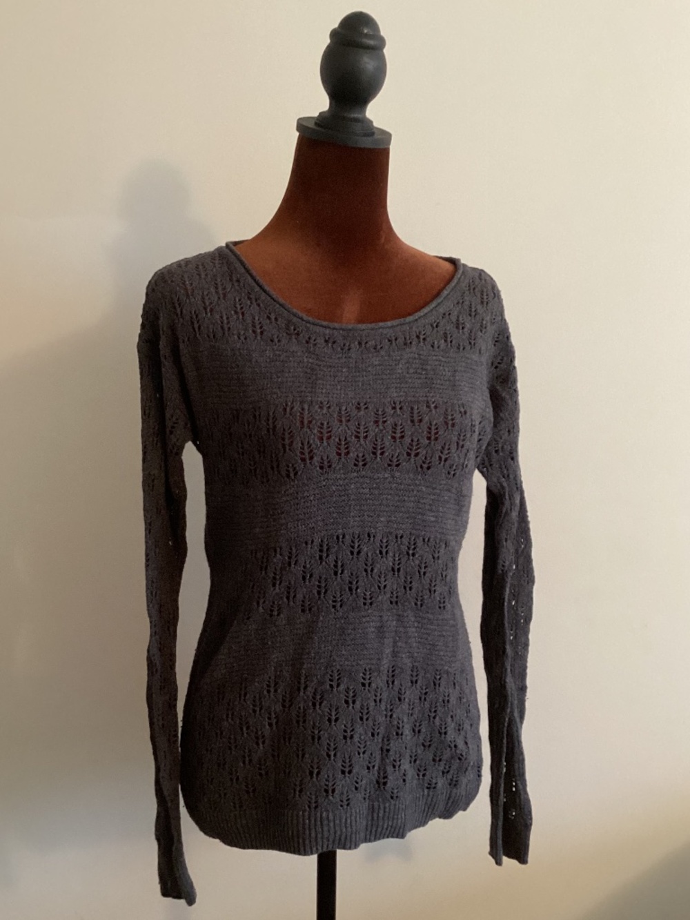 Long sleeve knit top